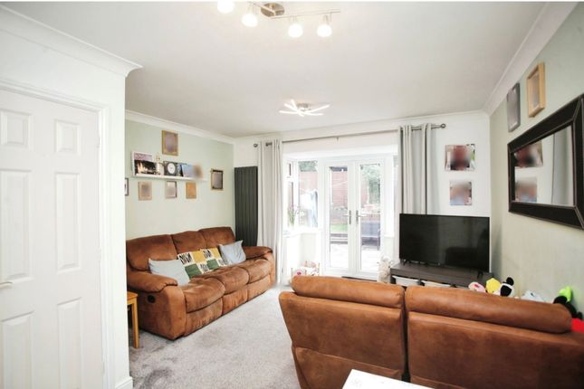 4, Aqua Place, Rugby photo 2