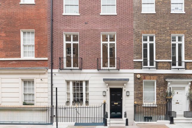 Chesterfield, Chesterfield Street, London photo 2