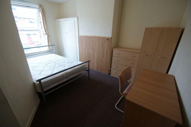Terraced house to rent in Brudenell Street, Hyde Park, Leeds