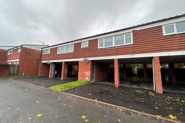 Flat to rent in Fulbrook Close, Redditch