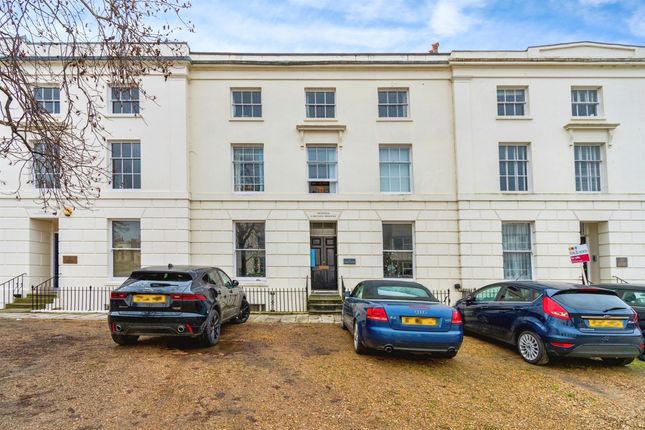 Flat for sale in Carlton Crescent, Southampton