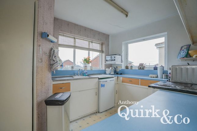 241, Eastern Esplanade, Canvey Island photo 3