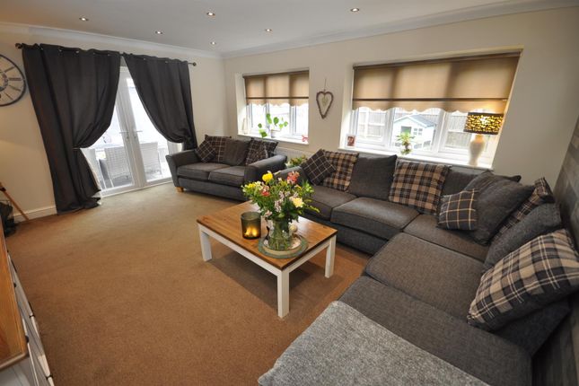 171, Grampian Way, Thorne photo 2