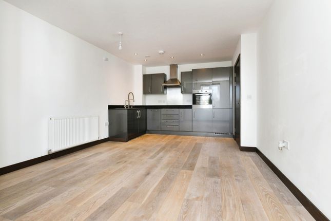 Flat for sale in The Causeway, Great Baddow, Chelmsford, Essex