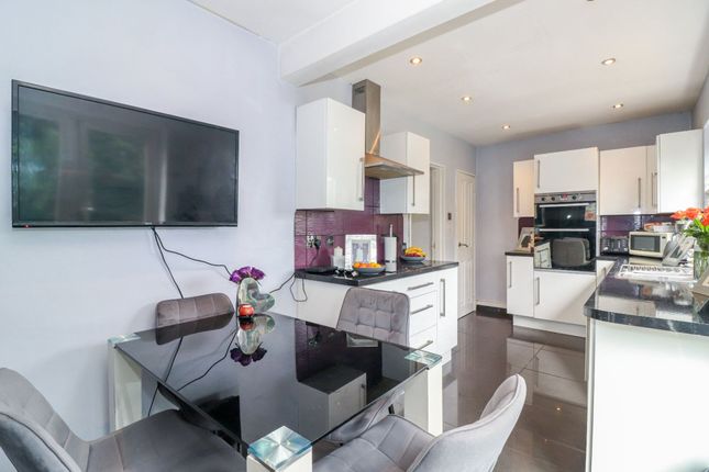 42 Tibbs Hill Road, Abbots Langley photo 4