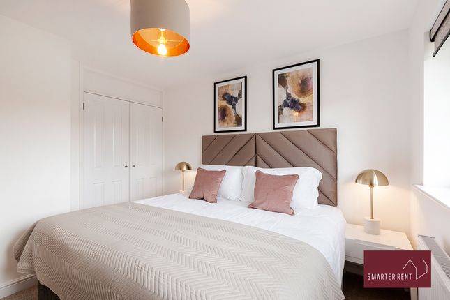 17, Westmead, Woking photo 4