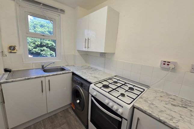 60, Stonebridge Road, London photo 2