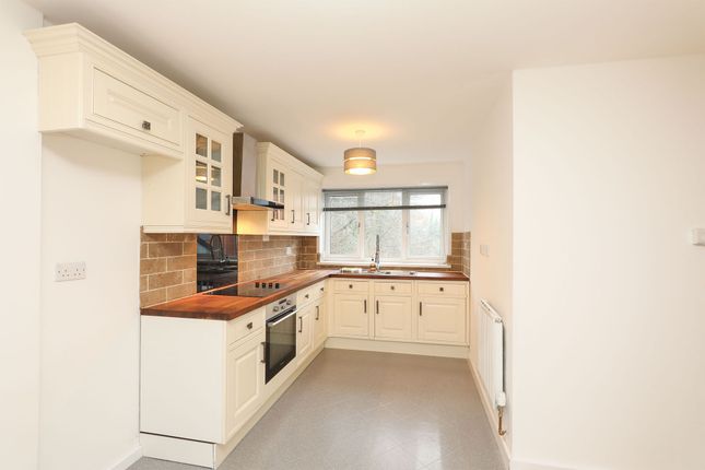 53 Richmond Park Grove, Sheffield photo 2