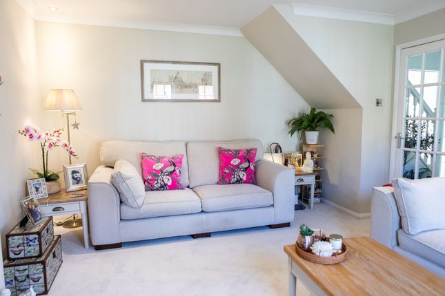 21 Cranbrook Drive, Maidenhead photo 4