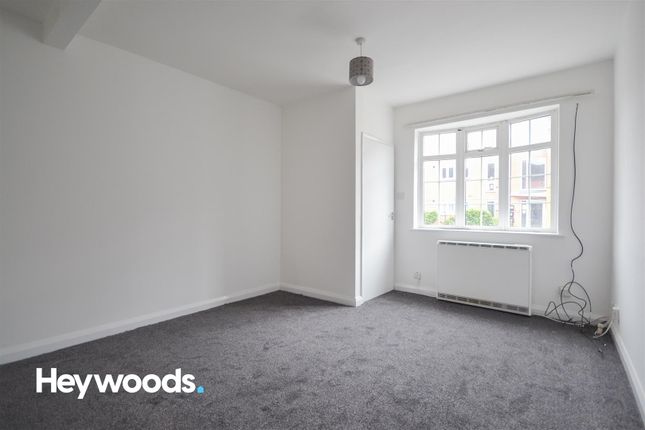 Flat to rent in High Street, May Bank, Newcastle-Under-Lyme