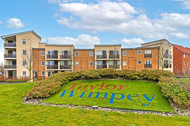 Thumbnail Flat for sale in Great Ground, Aylesbury