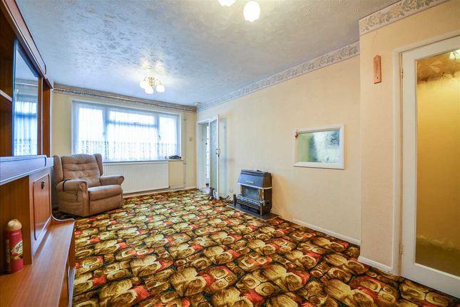 24, Clare Road, Wellingborough photo 4