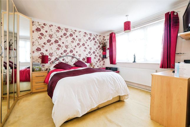 93, Dacre Crescent, South Ockendon photo 3