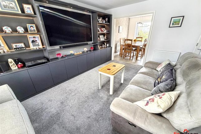 26, Patina Way, Swadlincote photo 2