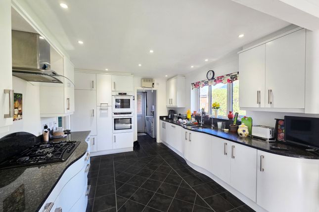 6, Fox Pond Lane, Lymington photo 2