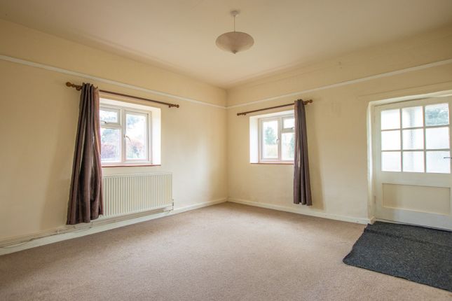 Lime Tree Bungalow, Saxthorpe Road, Melton Constable photo 3