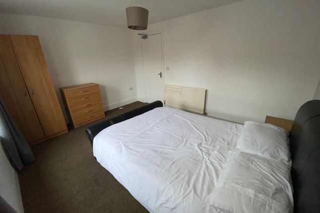 Room to rent in St. Edwards Road, Earley, Reading