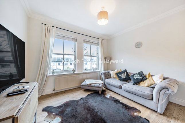Flat to rent in Parkhill Road, London