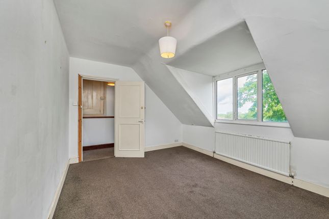 Top Floor Flat 29`,, Whiteley Road, London photo 2