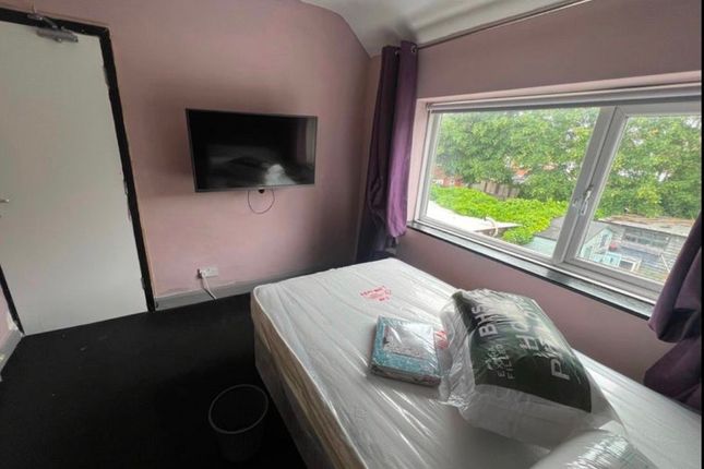 19 School Road, Wednesbury photo 5