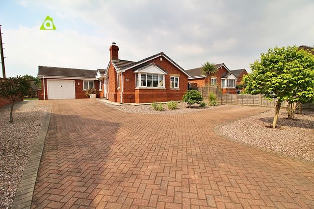 Thumbnail Bungalow for sale in Castle Hill Road, Hindley