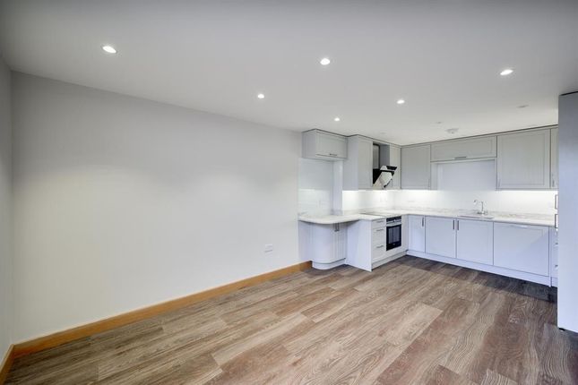 Flat to rent in Lonsdale Square, Lordswood Road, Harborne, Birmingham