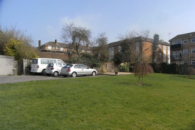 Flat for sale in Park Road, New Barnet, Barnet