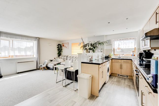 Flat 5, 16, Alfred Street, Rushden photo 2