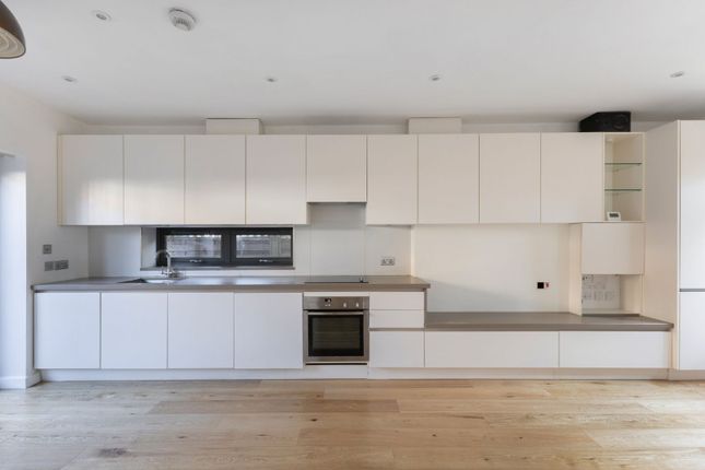 44, Lampard Grove, London photo 3