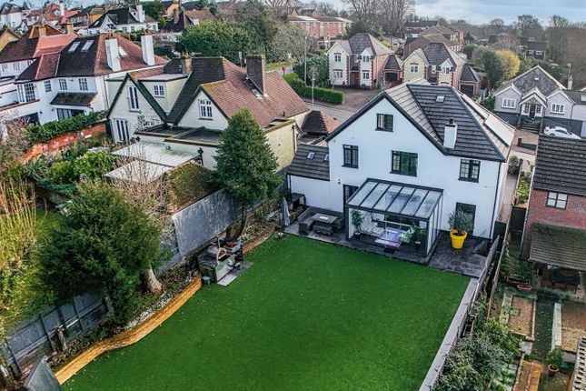 29, Hillfield Road, Hemel Hempstead photo 2