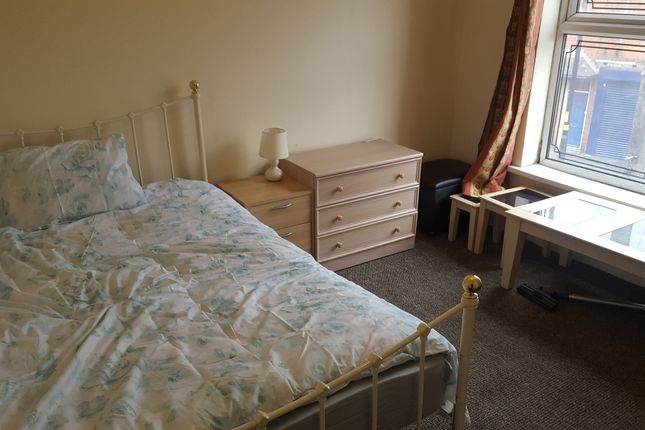 Room to rent in Golden Hillock Road, Sparkbrook, Birmingham B11