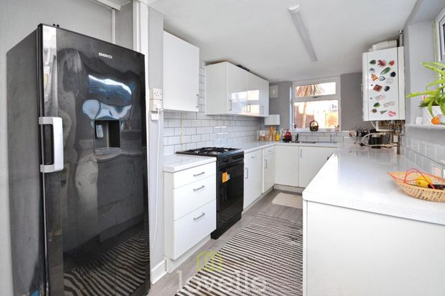 19 Whites Road, Cleethorpes photo 5