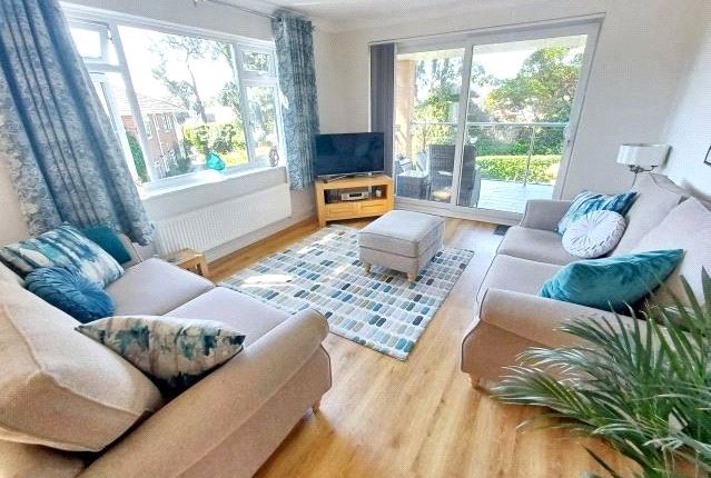 10 Fairview Park,, Overbury Road, Poole photo 3
