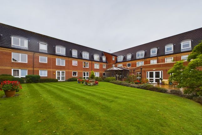 Flat for sale in Kirk House, Anlaby