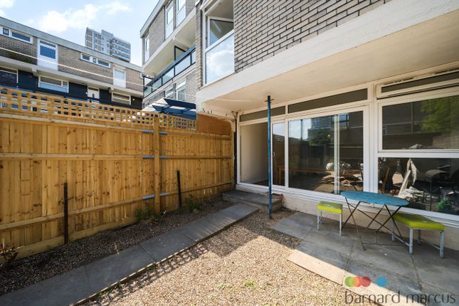 Flat 6, Exford Court, Bolingbroke Walk, London photo 2