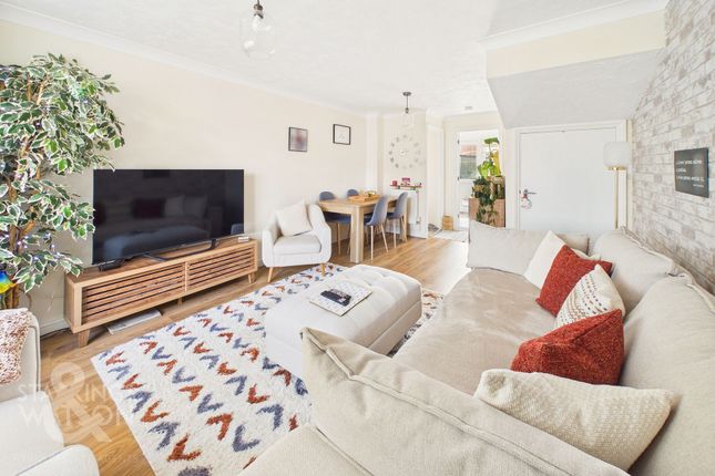 9 Rio Close, Lowestoft photo 2