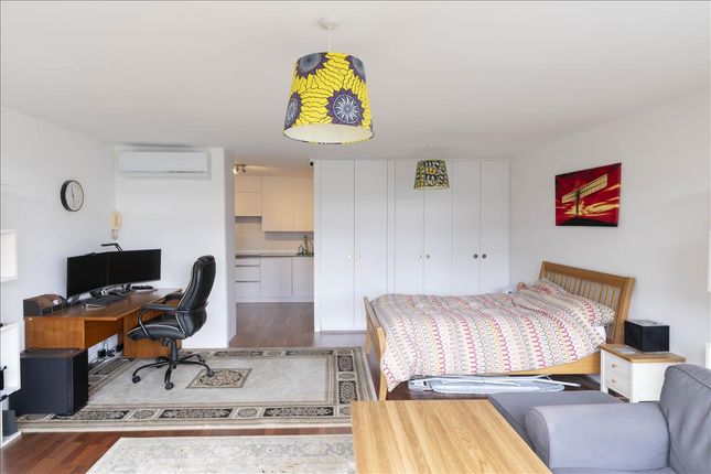 51, Breton House, London photo 2