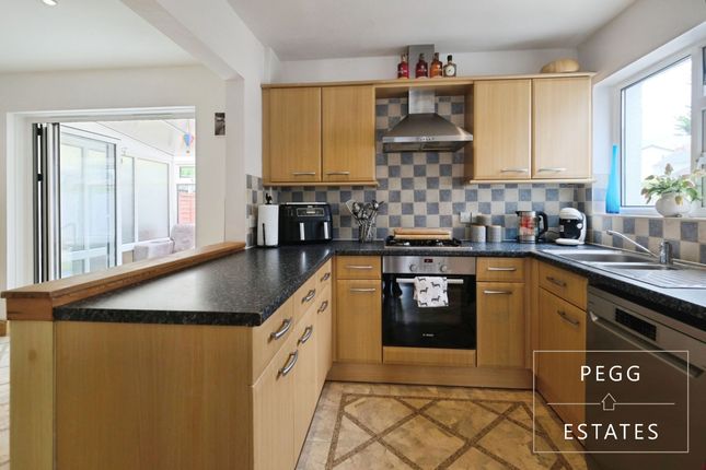 31 Winstone Avenue, Torquay photo 3