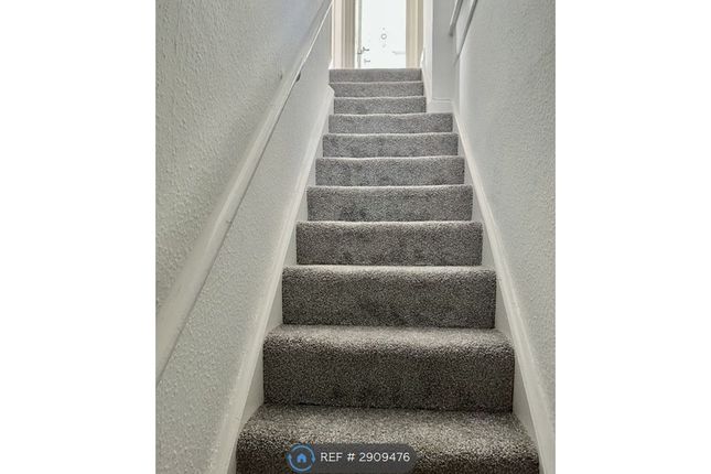Gladstone Road, Flat, Kingston Upon Thames photo 2