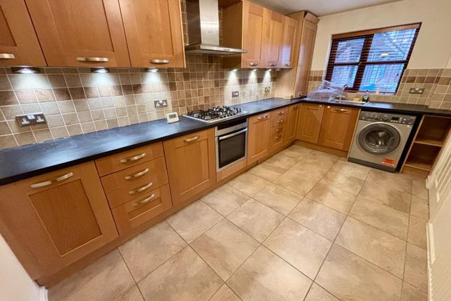 31, Blackburn Gardens, West Didsbury photo 3