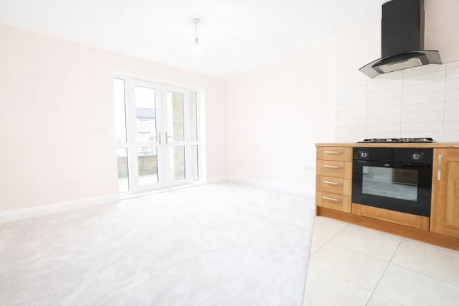 2 Sherborne Court, Sherborne Road, Bradford photo 2