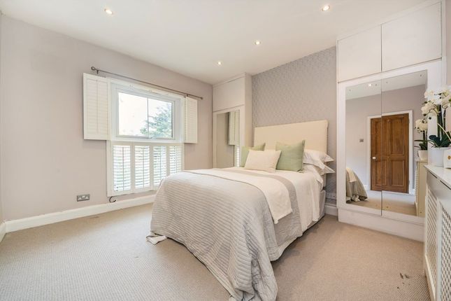 22, Cambridge Road North, London photo 4