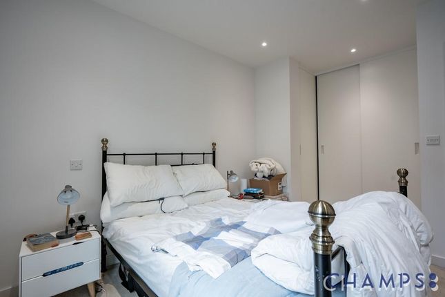 5, Hadleigh Apartments, London photo 4