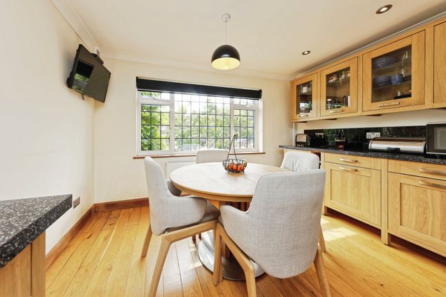 12, Rydal Avenue, Kent photo 4