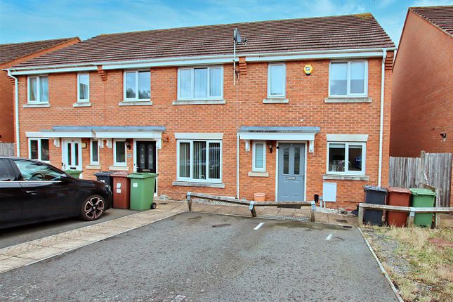 8, Shelley Close, Borehamwood photo 2