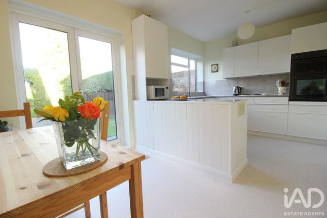 20, Edmunds Road, Hertford photo 2