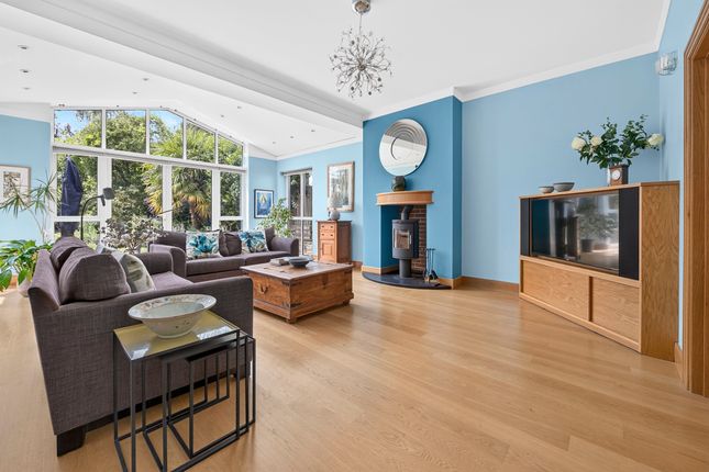 31, Oakwood Avenue, Purley photo 2