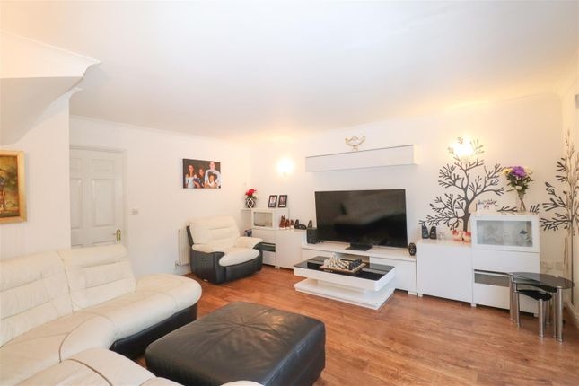 136, Fleet Road, Farnborough photo 2