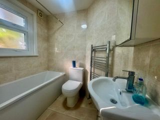 Flat 1 6, Mildmay Road, Ilford photo 5