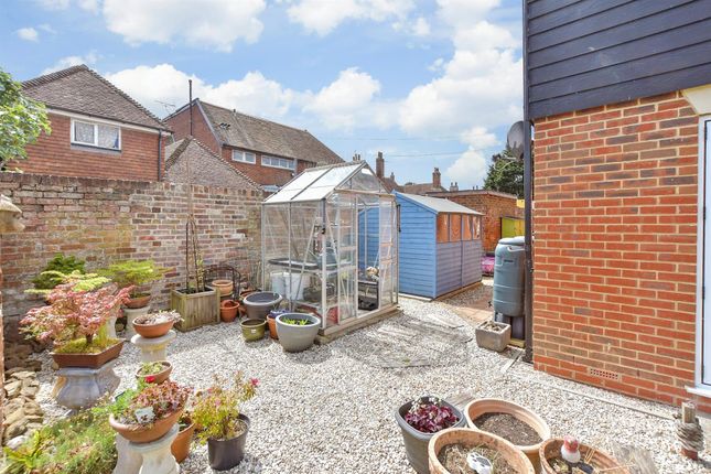 3, Brewers Close, Lydd photo 4